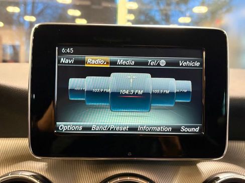 Used 2015 Mercedes-Benz CLA 250 4MATIC image 28