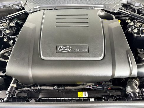 Used 2025 Land Rover Discovery S AWD/4WD image 25
