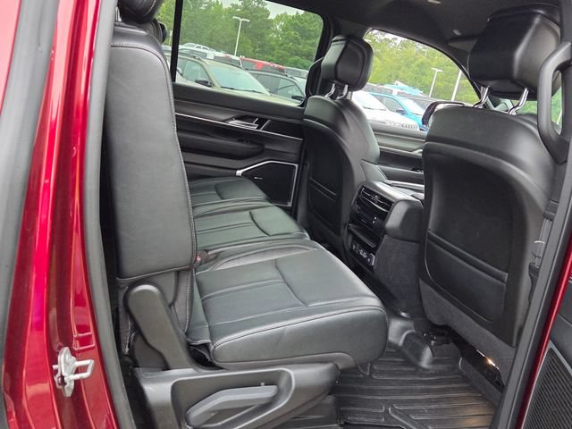 Used 2023 Jeep Wagoneer Series II AWD/4WD image 16