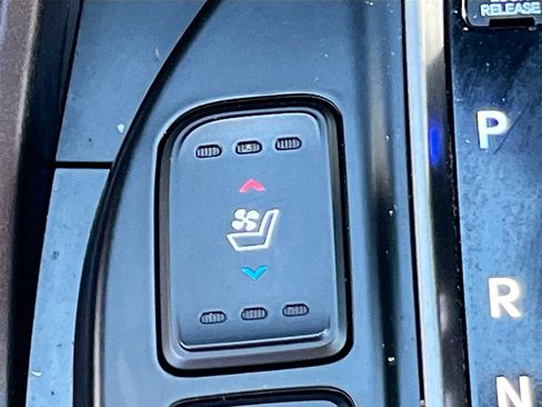 Used 2018 Hyundai Santa Fe Limited image 21