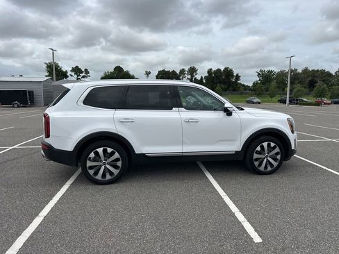 Used 2022 Kia Telluride S FWD image 4