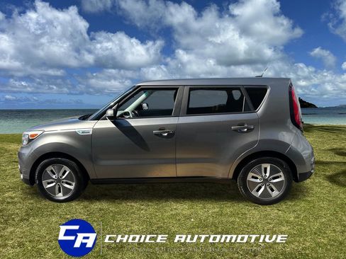 Used 2018 Kia Soul EV + image 3