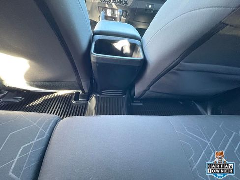 Used 2017 Toyota Tacoma TRD Sport image 26