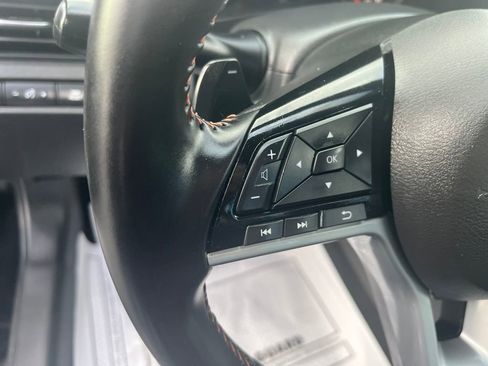 Used 2025 Nissan Altima 2.5 SR image 11