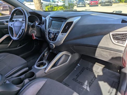 Used 2016 Hyundai Veloster w/ Option Group 02 image 16