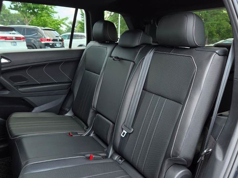 Used 2023 Volkswagen Tiguan SE R-Line FWD image 44