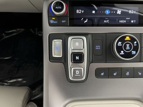 Used 2024 Hyundai Palisade Calligraphy image 22