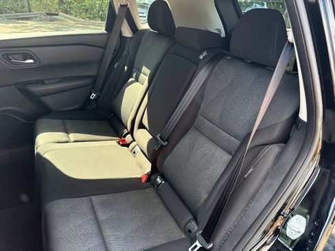 Certified 2025 Nissan Rogue SV FWD image 31