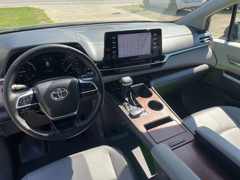 Used 2022 Toyota Sienna XLE FWD image 15