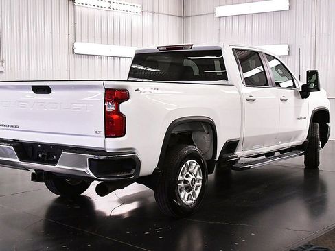 Used 2024 Chevrolet Silverado 2500 LT image 7