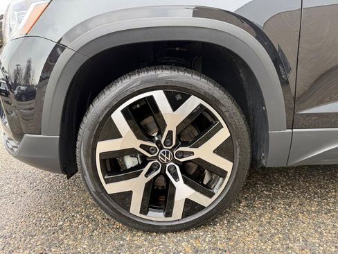 Used 2023 Volkswagen Taos SEL image 10