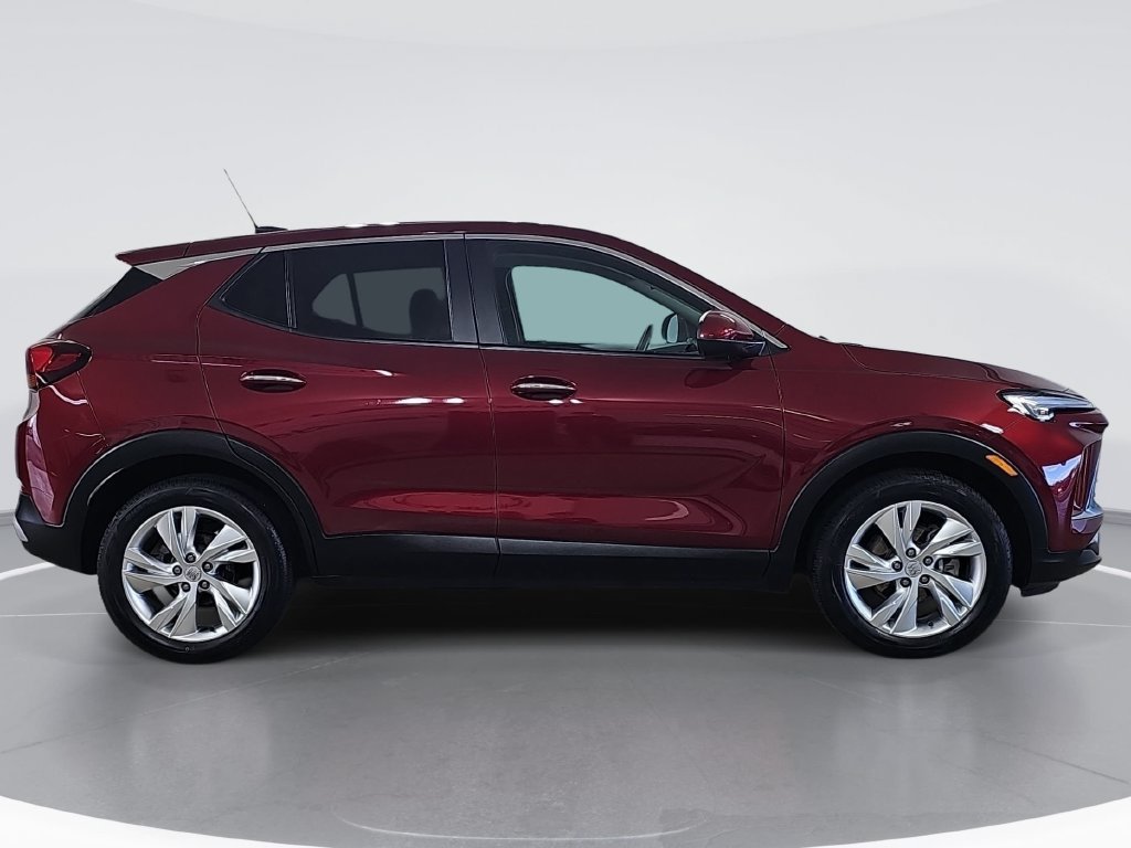 Certified 2024 Buick Encore GX Preferred w/ Comfort Package FWD image 2