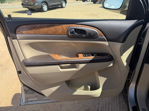 Used 2011 Buick Enclave CXL FWD image 10