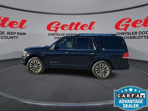 Used 2017 Lincoln Navigator Select image 5