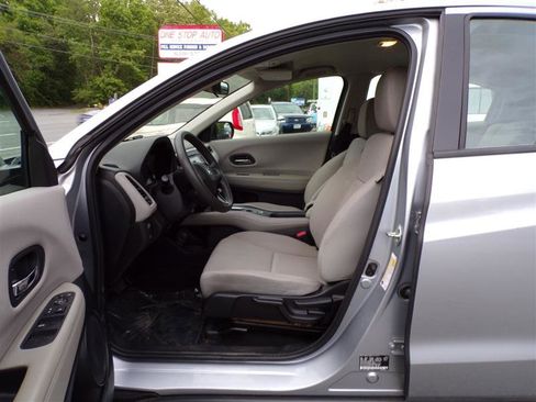 Used 2018 Honda HR-V LX image 14