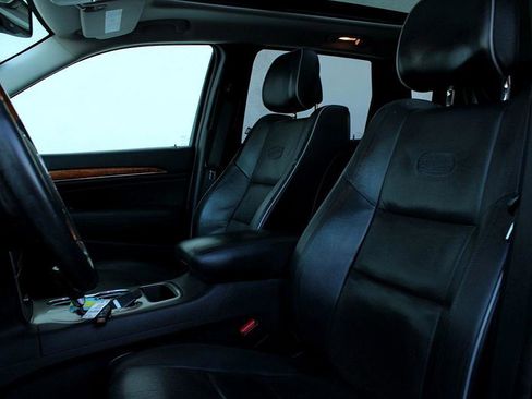 Used 2013 Jeep Grand Cherokee Overland RWD image 10