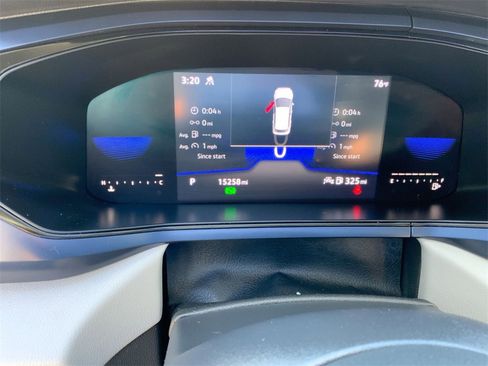 Used 2022 Volkswagen Taos SE w/ IQ.Drive SE Package image 12