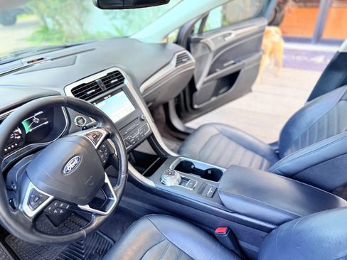 Used 2017 Ford Fusion SE w/ Fusion SE Technology Package FWD image 18