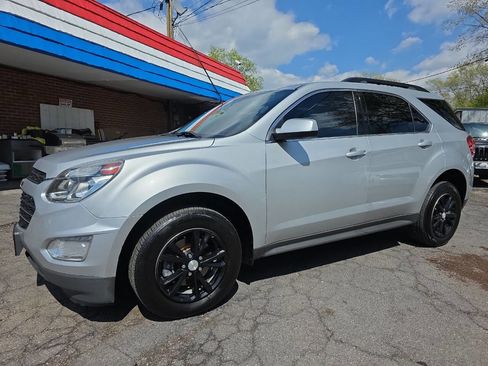 Used 2017 Chevrolet Equinox LT w/ Convenience Package image 2