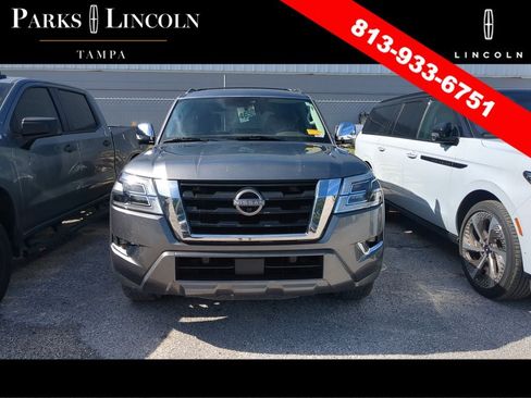 Used 2021 Nissan Armada Platinum w/ Captain's Chairs Package RWD image 5