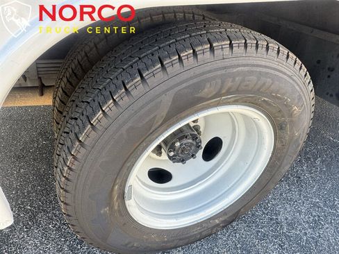 Used 2022 Ford E-350 and Econoline 350 Super Duty w/ Power Windows & Locks Group image 14