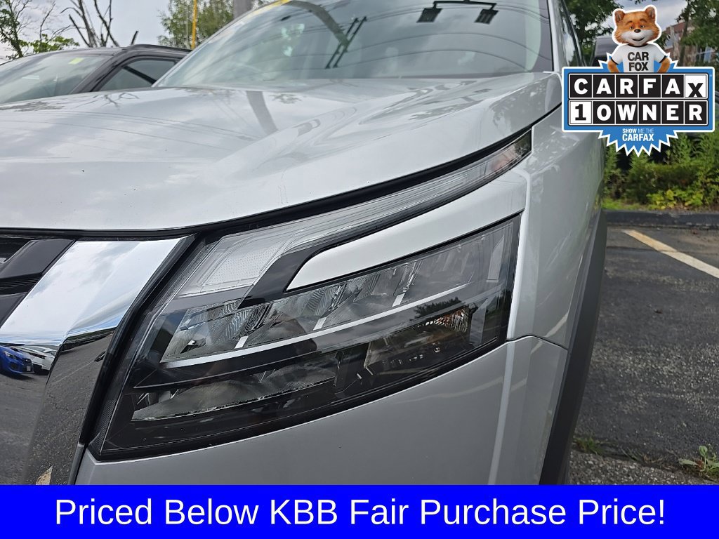Used 2025 Nissan Pathfinder S AWD/4WD image 6