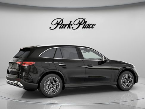 Certified 2025 Mercedes-Benz GLC 300 image 22