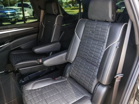 Used 2025 Cadillac Escalade V image 23