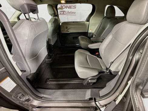 Certified 2024 Toyota Sienna XLE AWD/4WD image 27