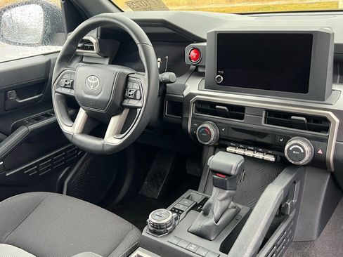 Used 2025 Toyota 4Runner TRD Off-Road AWD/4WD image 39