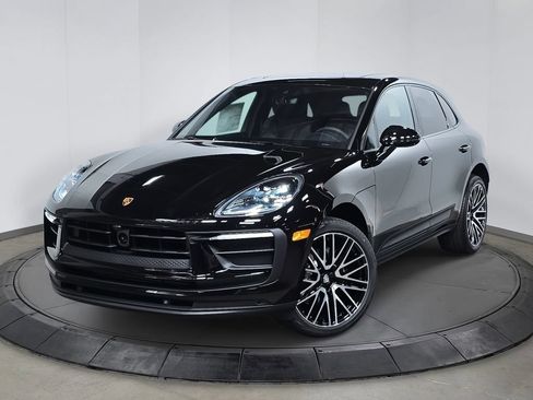 Certified 2026 Porsche Macan AWD/4WD image 1