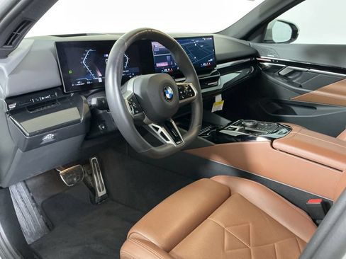 Certified 2025 BMW 530i w/ M Sport Package RWD image 21