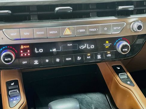 Used 2025 Kia Telluride EX X-Line AWD/4WD image 16