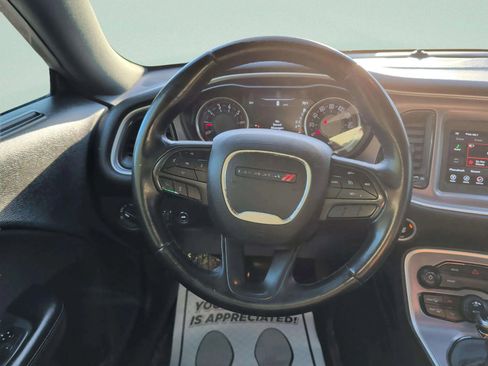 Used 2019 Dodge Challenger SXT image 15