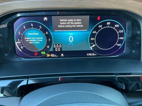 Used 2025 Volkswagen Atlas SE image 30