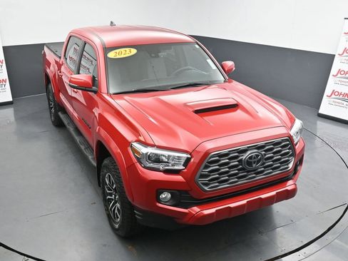 Used 2023 Toyota Tacoma TRD Sport w/ Black Out Package (TMS) image 25