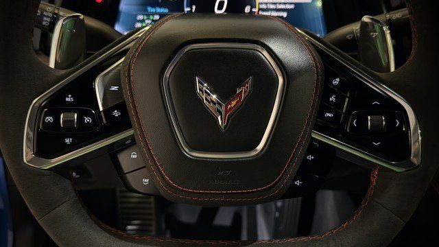 Used 2024 Chevrolet Corvette Stingray Premium Cpe w/ Z51 Performance Package RWD image 6