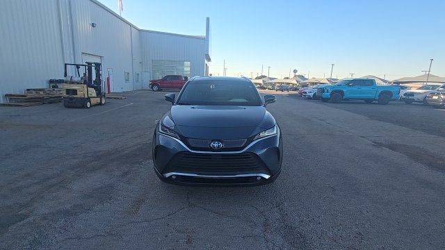 Used 2024 Toyota Venza XLE AWD/4WD image 3