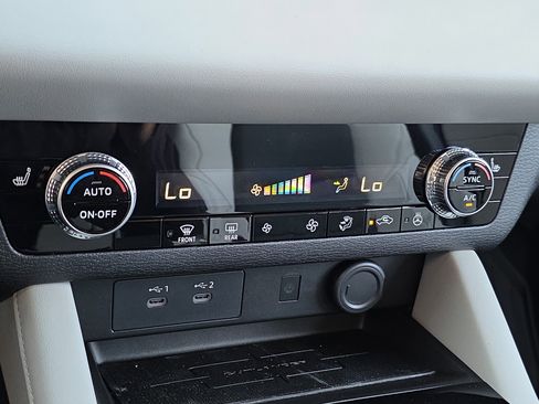 New 2026 Mitsubishi Outlander SE FWD image 19