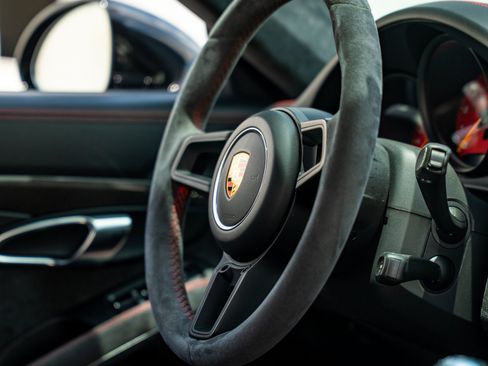 Used 2018 Porsche 911 GT3 RWD image 30