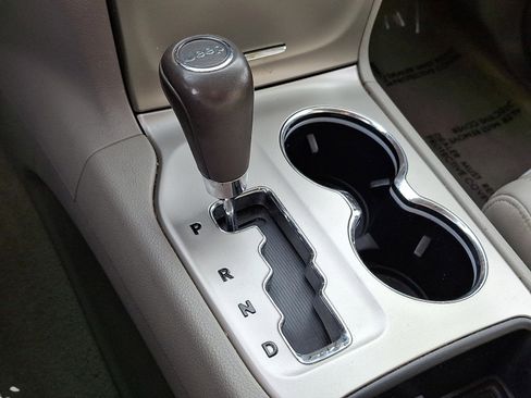 Used 2012 Jeep Grand Cherokee Laredo image 14