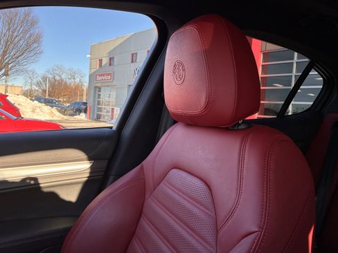 Certified 2024 Alfa Romeo Stelvio Veloce image 23