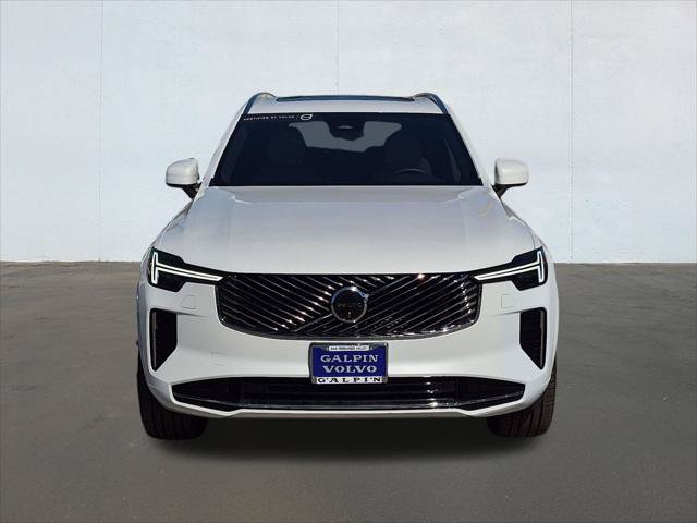 Certified 2026 Volvo XC90 B6 Plus AWD/4WD image 2