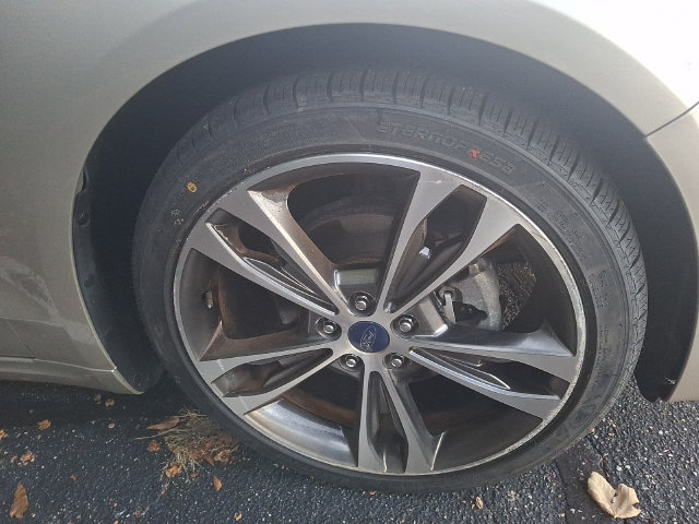 Used 2017 Ford Fusion Titanium FWD image 4