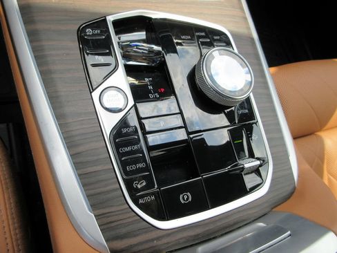 Used 2023 BMW X7 xDrive40i w/ Executive Package AWD/4WD image 33