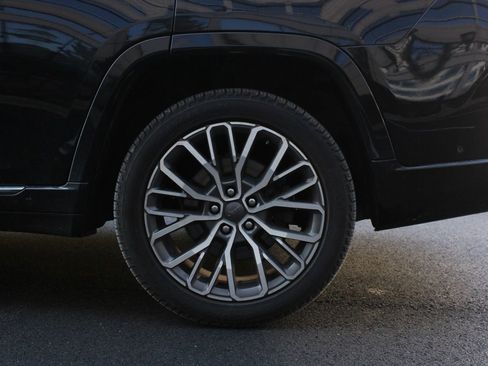 Used 2021 Jeep Grand Cherokee L Summit image 9