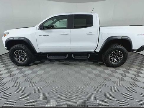 Certified 2026 Chevrolet Colorado ZR2 w/ Technology Package AWD/4WD image 5