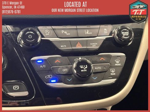 Used 2024 Chrysler Pacifica Touring-L FWD image 58