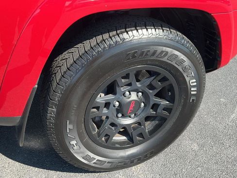 Certified 2024 Toyota 4Runner TRD Off-Road Premium w/ Off Road Premium Plus Package AWD/4WD image 6