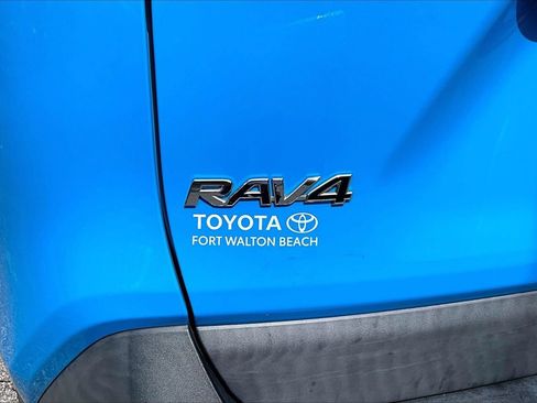 Used 2021 Toyota RAV4 LE FWD image 27